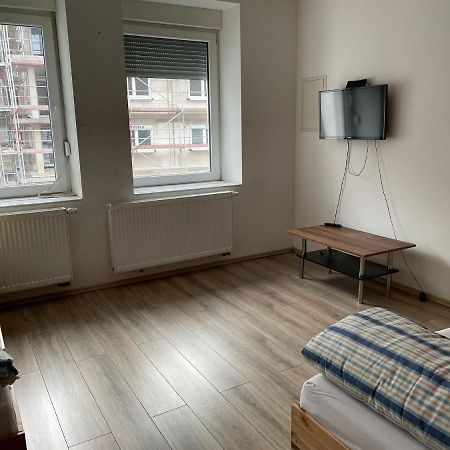Monteur-Apartment Am Bahnhof Muhlheim am Main Exteriör bild