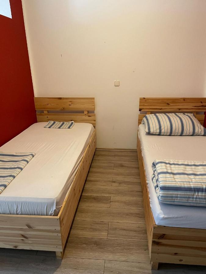 Monteur-Apartment Am Bahnhof Muhlheim am Main Exteriör bild