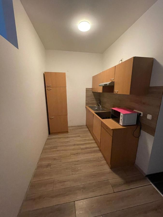 Monteur-Apartment Am Bahnhof Muhlheim am Main Exteriör bild