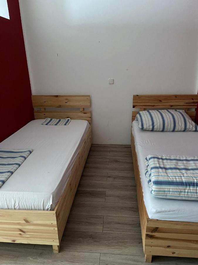 Monteur-Apartment Am Bahnhof Muhlheim am Main Exteriör bild